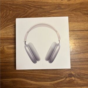 Silver Apple AirPod Max Bluetooth Headphones